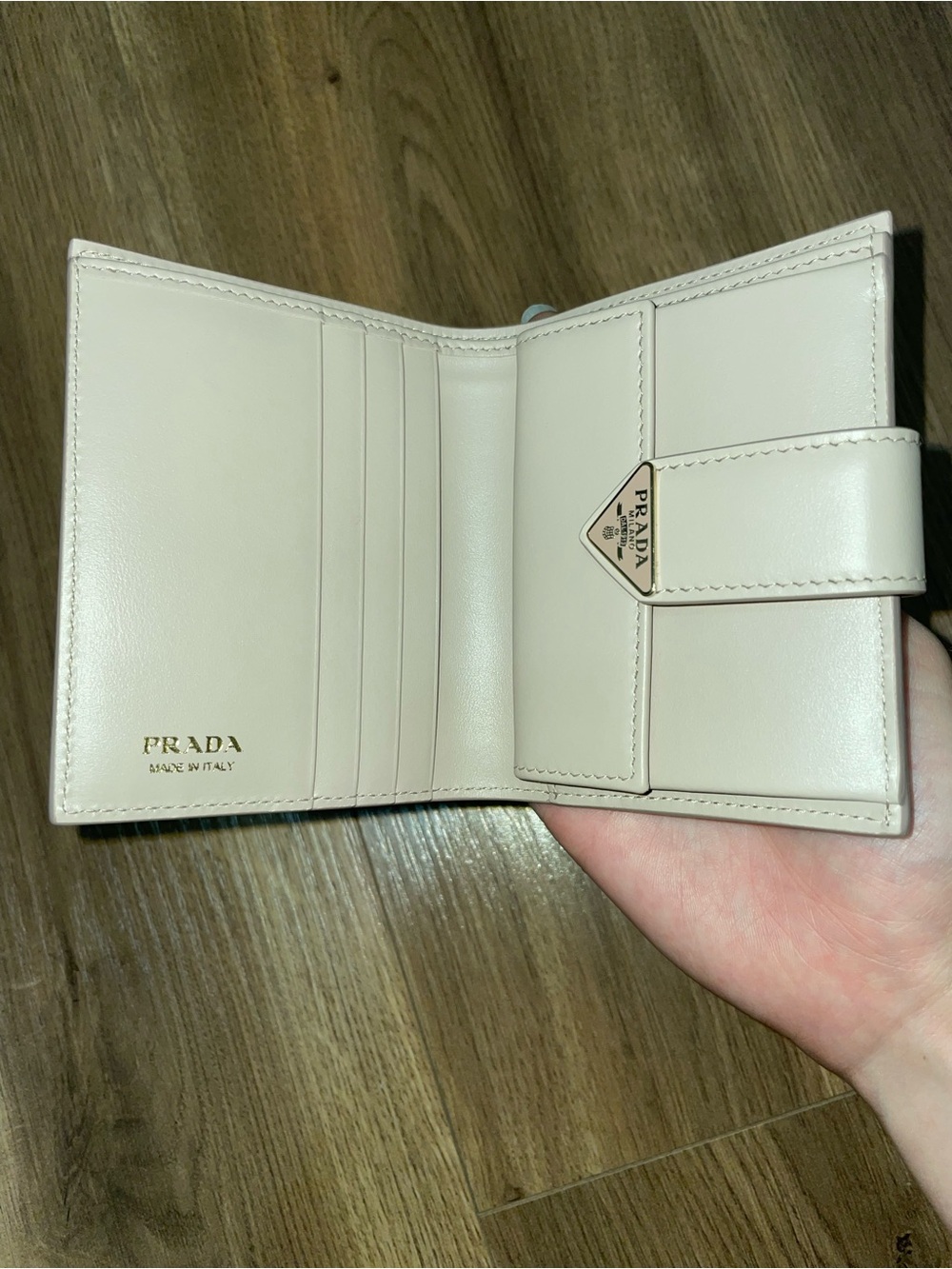 Prada Wallet - Picture 9 of 10